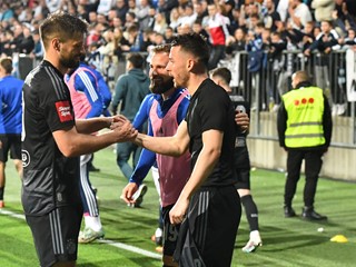 Dinamo preokretom dobio veliki derbi, Varaždin slavio u Splitu