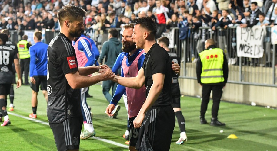 Dinamo preokretom dobio veliki derbi, Varaždin slavio u Splitu
