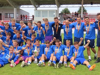 Uručene medalje i pehar juniorima Dinama za naslov prvaka Hrvatske