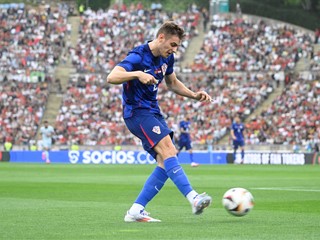 Josip Stanišić izvan terena više tjedana zbog ozljede koljena