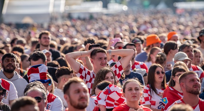 Cvjetni trg spreman za veliku nogometnu večer