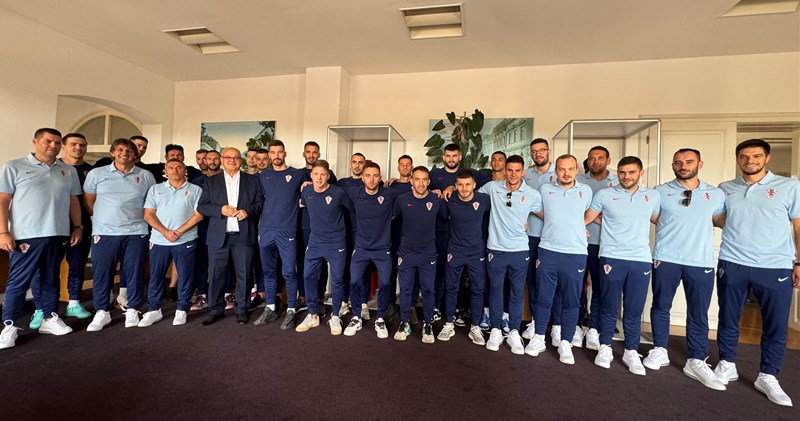 Gradonačelnik Slavonskog Broda upriličio prijem za futsalsku reprezentaciju