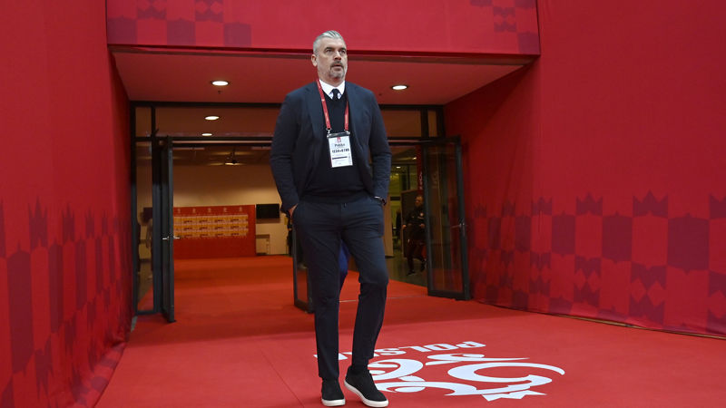Stipe Pletikosa u uglednom društvu Uefine studijske grupe za Ligu prvaka