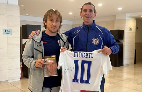 Dalić i Modrić ugostili vukovarskog branitelja Davora Batraca “Keksa”