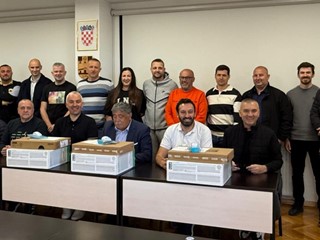 Klubovi nogometnog Središta Osijek dobili vrijednu IT opremu