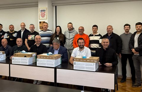 Klubovi nogometnog Središta Osijek dobili vrijednu IT opremu