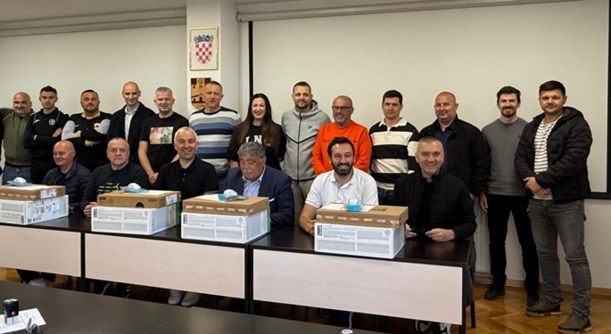 Klubovi nogometnog Središta Osijek dobili vrijednu IT opremu
