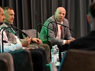 Fan culture, the fight against discrimination and the power of public communication