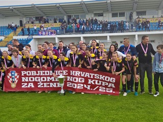 ŽNK Osijek slavio u finalu Kupa nakon povratka i drame jedanaesteraca