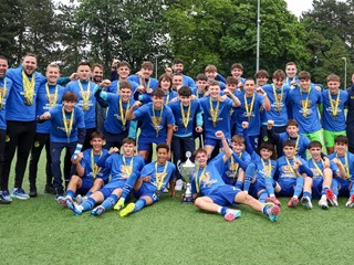 Kadeti Dinama podigli trofej namijenjen hrvatskom prvaku