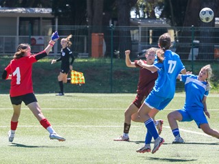 Poziv na dodjelu bespovratnih sredstava „Uključivanje djece i mladih u riziku od socijalne isključenosti u sport“