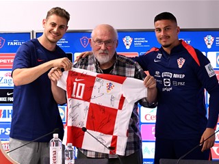 Svečanost za reportera Radio Rijeke Željka Kesoviju