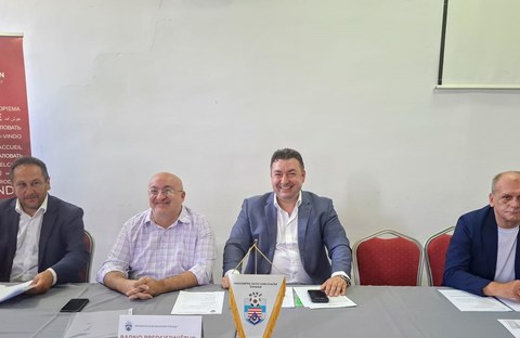 Nevenu Šprajceru novi mandat na čelu Nogometnog saveza Karlovačke županije