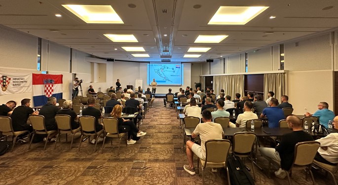 Održan obavezni seminar iz pravila nogometne igre za trenere SuperSport HNL-a
