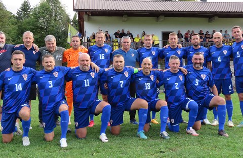 Reprezentacija veterana Hrvatske uveličala 36. obljetnicu NK Oštarije