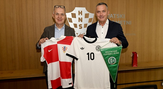 Kustić and the associates from the HNS host DFB officials