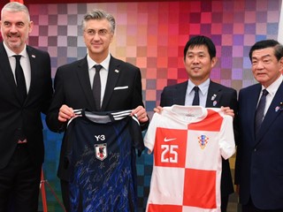 Stipe Pletikosa i Mihael Mikić na Hrvatskom sportskom danu na EXPO-u u Osaki