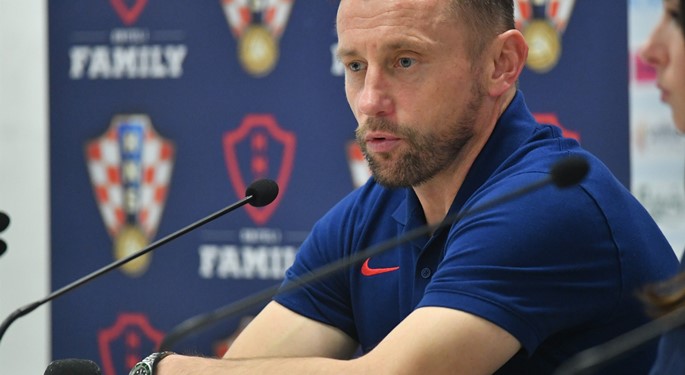 Coach Ivica Olić announces squad for Turkey