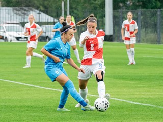 Trening utakmica hrvatske reprezentacije i ŽNK Osijek na novootvorenom stadionu u Vardarcu