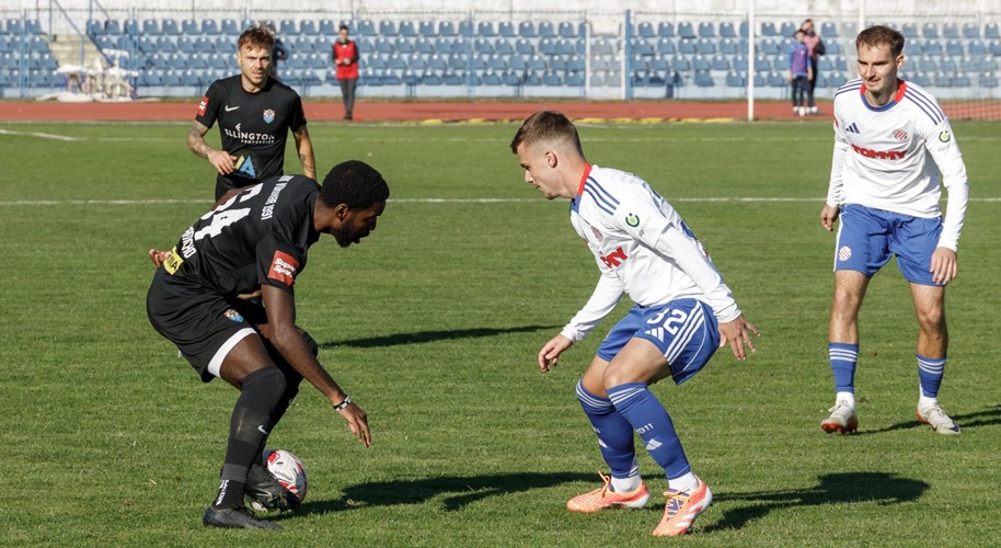 Hajduk slavio kod Vukovara 1991, Slaven Belupo nadjačao Osijek