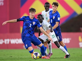 Croatia opens with a draw against Senegal
