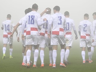 A big Croatian win for first place in the Euro qualifying group