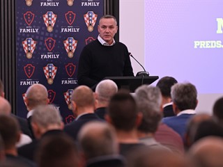 Ugledna imena na godišnjem seminaru HNS-a: "Treneri su temelj hrvatskog nogometa"