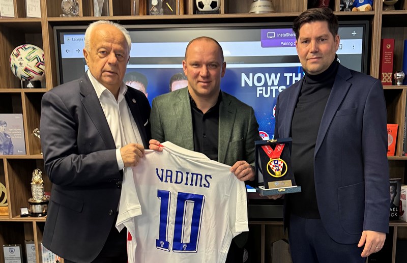 Durlen i Hrkač na prijemu u Latvijskom nogometnom savezu