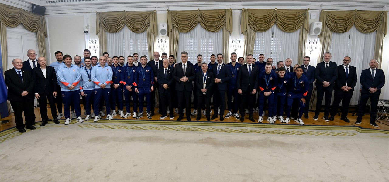 Premijer Andrej Plenković u Banskim dvorima primio brončanu futsalsku reprezentaciju