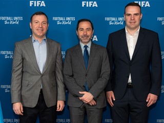 Josip Tomaško na radnim sastancima u pariškom uredu Fife