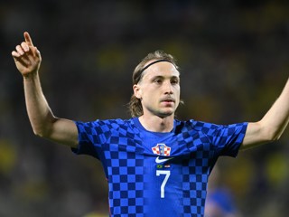 Lovro Majer karijeru nastavlja u AEK-u