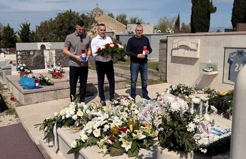 Kustić, Subašić i Svetko Ćustić obilježili 18. obljetnicu smrti Hrvoja Ćustića