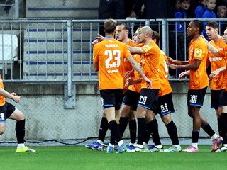 Varaždin slavio kod Osijeka, Lokomotiva kod Gorice, remi u Koprivnici