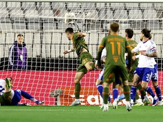 Osijek slavio kod Hajduka, Lokomotiva preokretom svladala Slaven Belupo