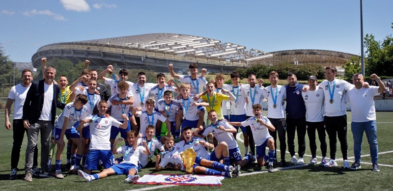 Kadetima Dinama i pionirima Hajduka medalje i pehari za titule prvaka Hrvatske