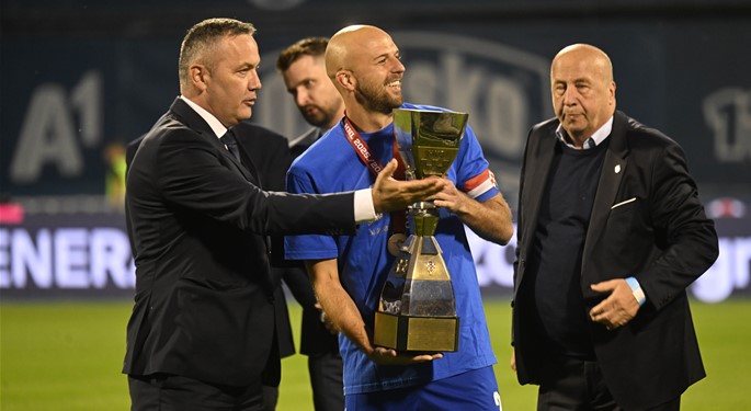 Dinamo proslavio osvajanje SuperSport HNL-a, predsjednik Kustić uručio trofej i medalje