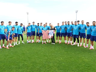 U.S. Ambassador Nicole McGraw visits the Vatreni at Rujevica