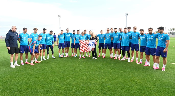 U.S. Ambassador Nicole McGraw visits the Vatreni at Rujevica
