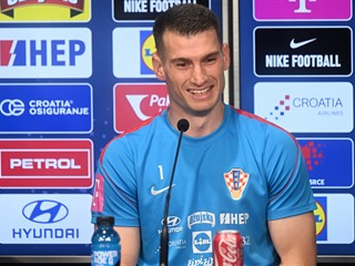 Livaković: “It’s great to have such a strong defense in front of you”