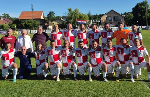 Hrvatska veteranska reprezentacija na proslavi 60 godina ŠNK Češko Selo