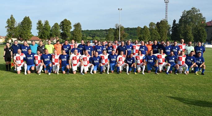 Hrvatska veteranska reprezentacija na proslavi 80 godina NK Željezničar Markovac Našički