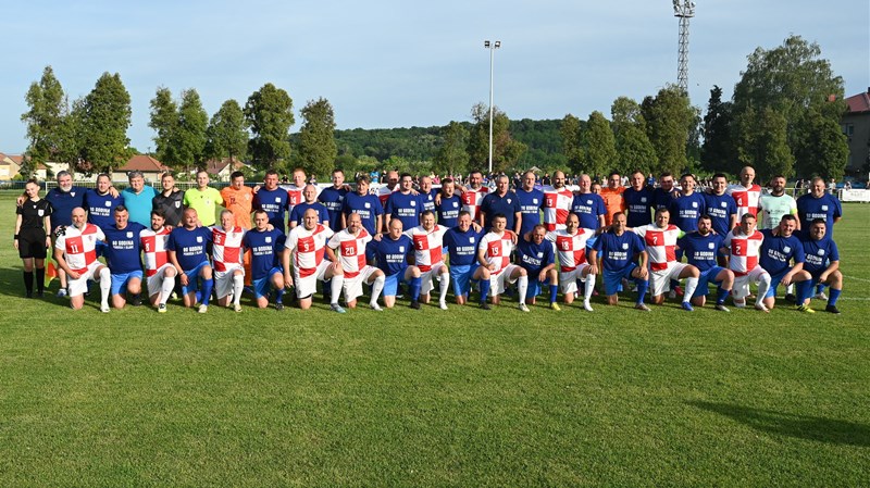 Hrvatska veteranska reprezentacija na proslavi 80 godina NK Željezničar Markovac Našički