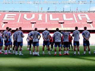 Seviljski brijači i vatrene nogometne arije