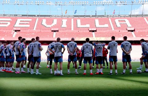 Seviljski brijači i vatrene nogometne arije