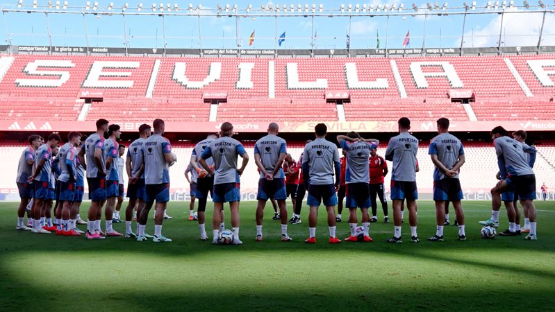 Seviljski brijači i vatrene nogometne arije
