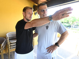 Legende Seville Davor Šuker i Ivan Rakitić posjetili Vatrene