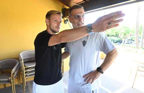 Legende Seville Davor Šuker i Ivan Rakitić posjetili Vatrene
