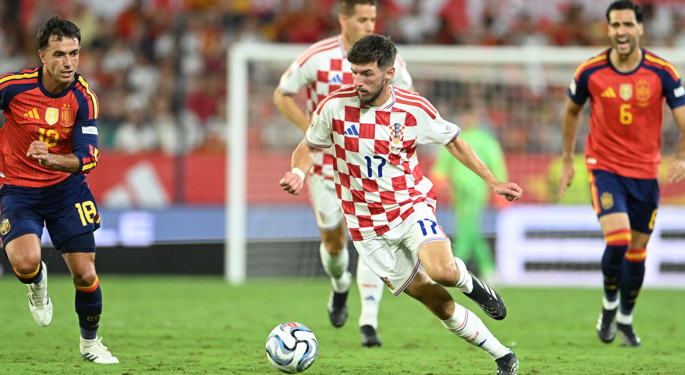 Petar Sučić strijelac i igrač utakmice, Majer asistent
