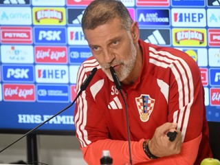 Bilić: "Neću potonuti, a igrači gore od želje da poprave dojam"
