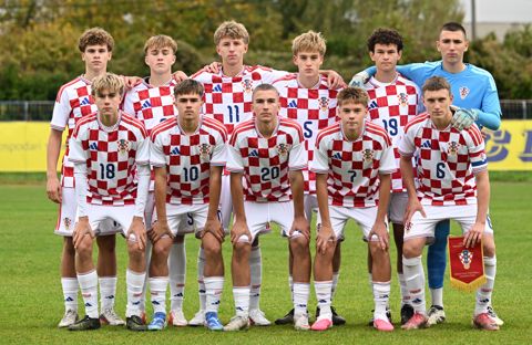 Hrvatska u Samoboru uvjerljiva protiv Walesa